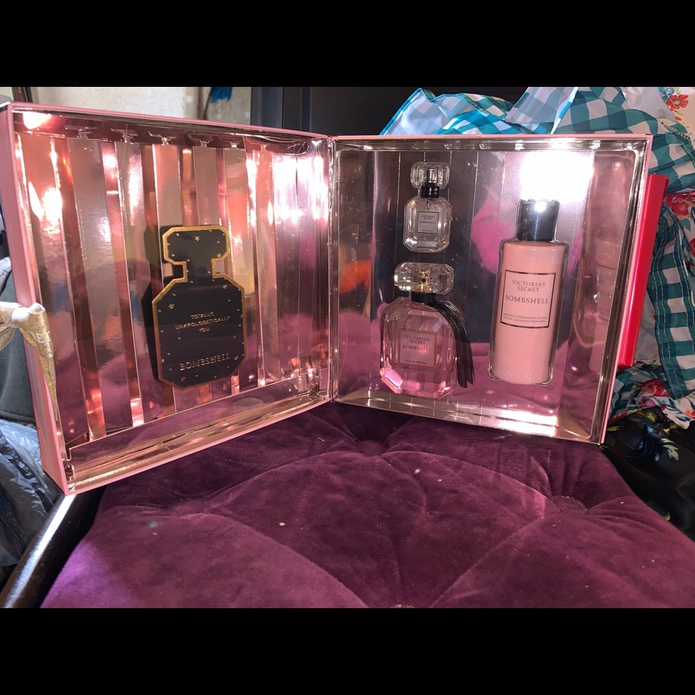 Bombshell set